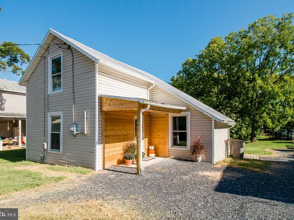 245 E Lee St, Broadway, VA 22815