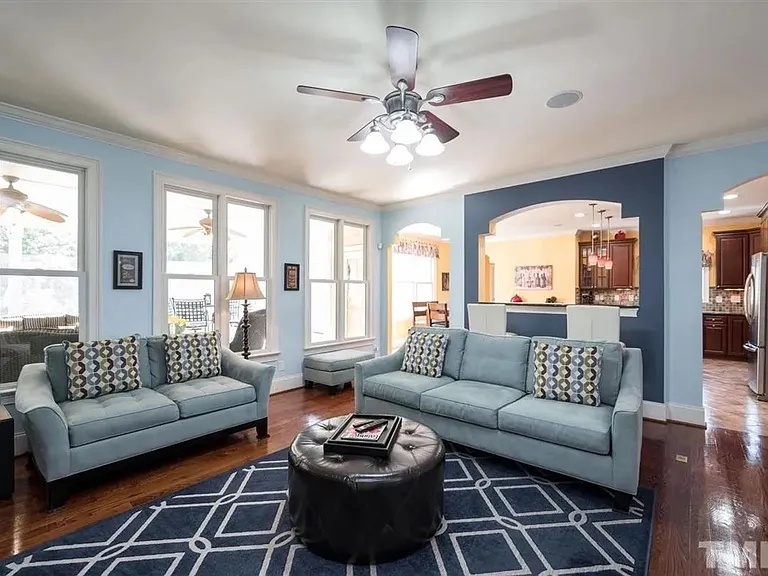 1530 Raven Wood Dr — Photo 5