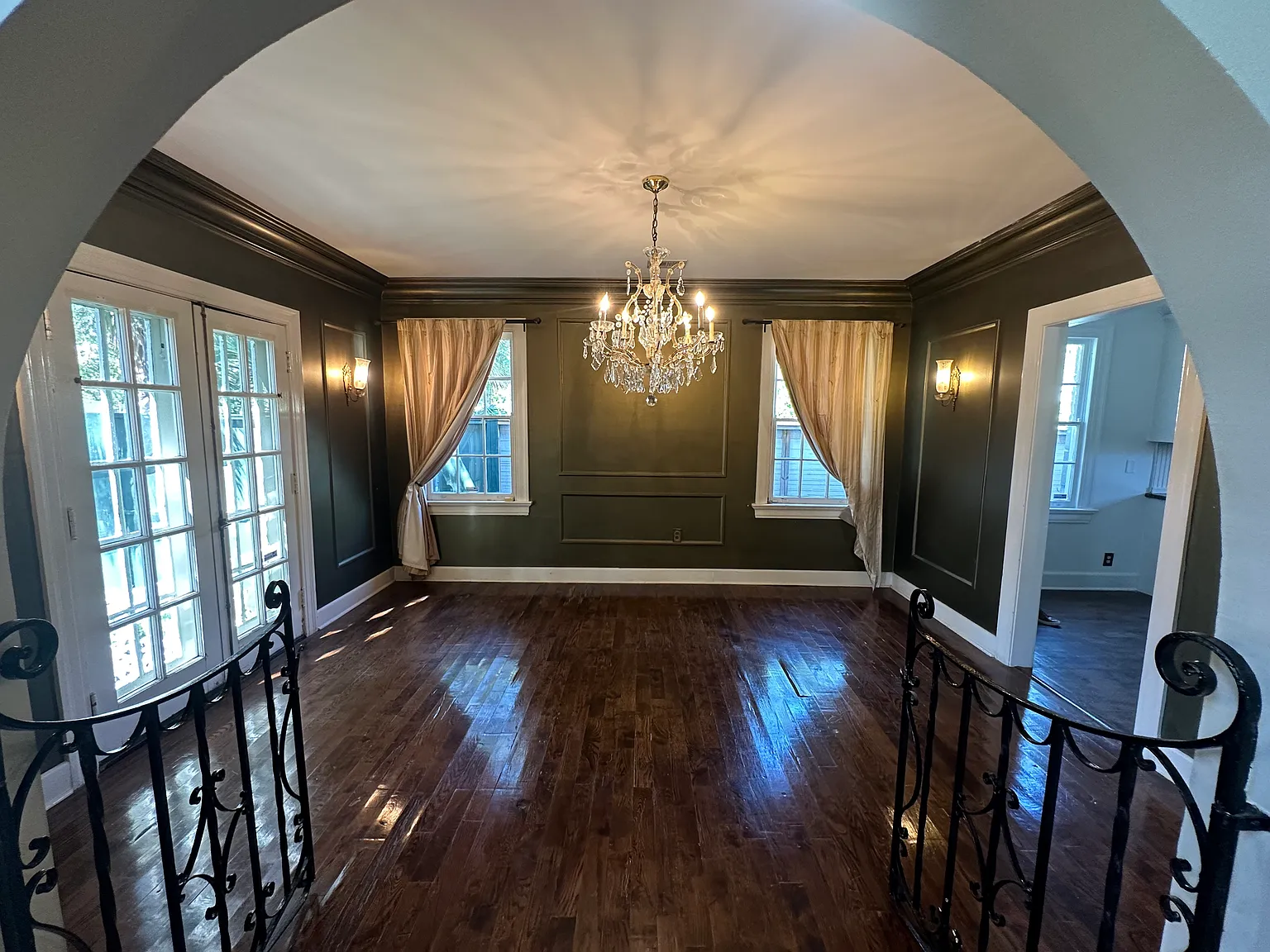 5 bed, 3750 sqft, $4,750 — Photo 4
