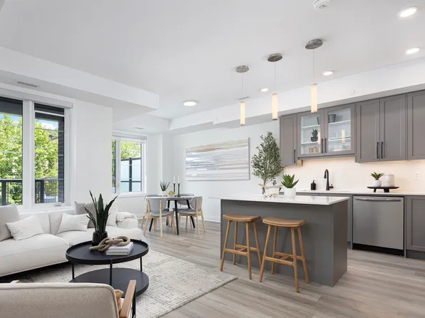 600 Brookdale Ave #1, Toronto, ON M5M 1S4