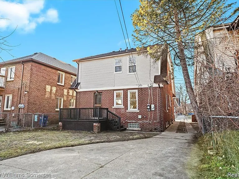 17178 Roselawn St — Photo 13