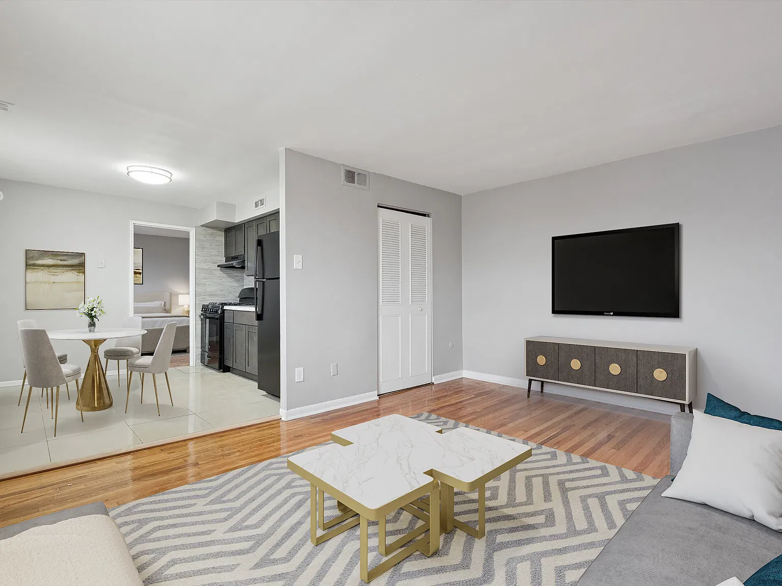 7108 Oxford Ave — Photo 1