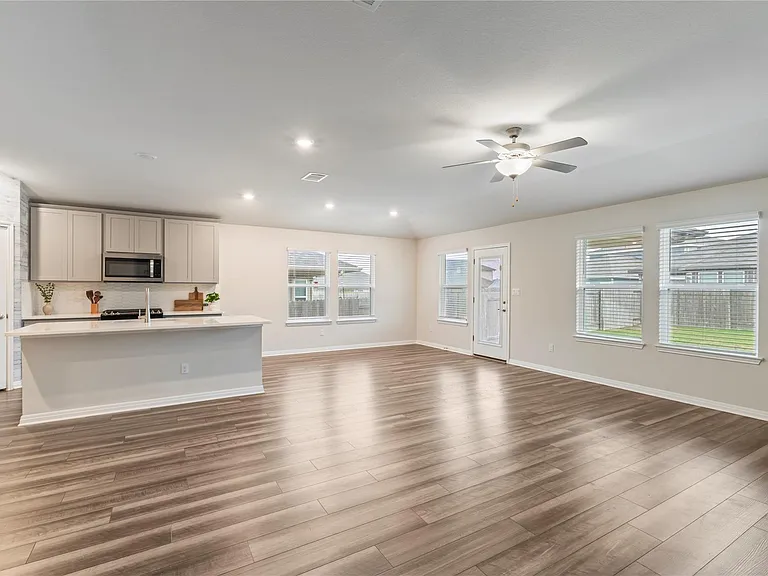 613 Wild Spur Ln — Photo 2