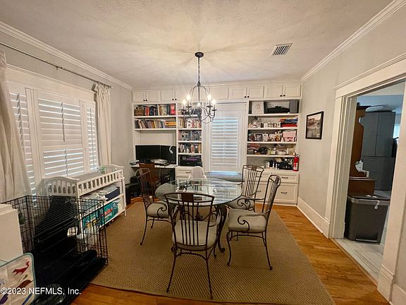 5th image of 3649 Walsh St
