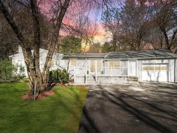 107 Oak Ridge Road, Hopewell Junction, NY 12533