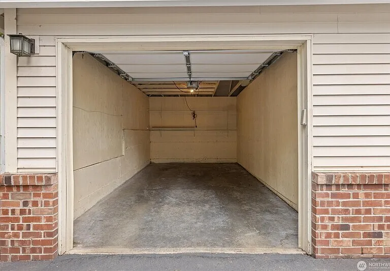 10909 Avondale Rd NE #R170 — Photo 17