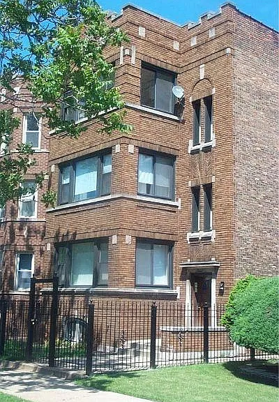 8205 S Laflin St — Photo 1