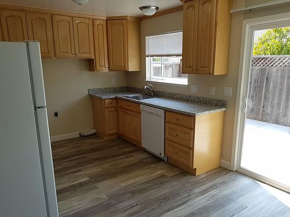 4th image of 735 Palomino Dr #1