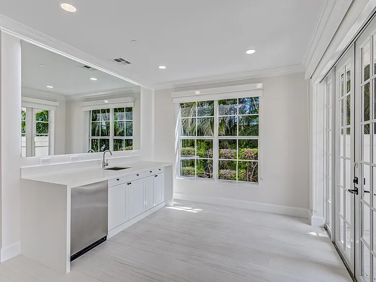 27 Marina Gardens Dr — Photo 13