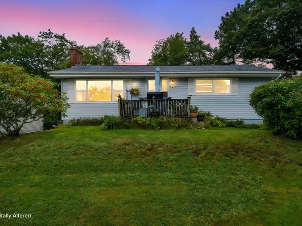 10 Caudle Park Cres, Lower Sackville, NS B4C 1Z2