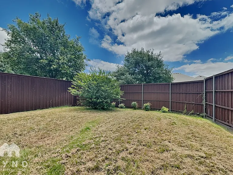 4611 Basil Dr — Photo 17