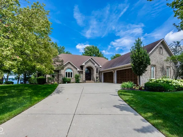 7270 Oak Cove Ln, Noblesville, IN 46062