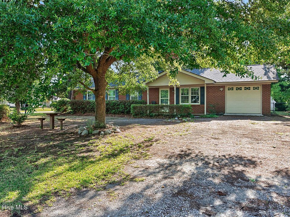 1st image of 626 Hadley Court