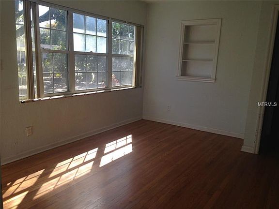 2nd image of 2544 Palmetto Ave