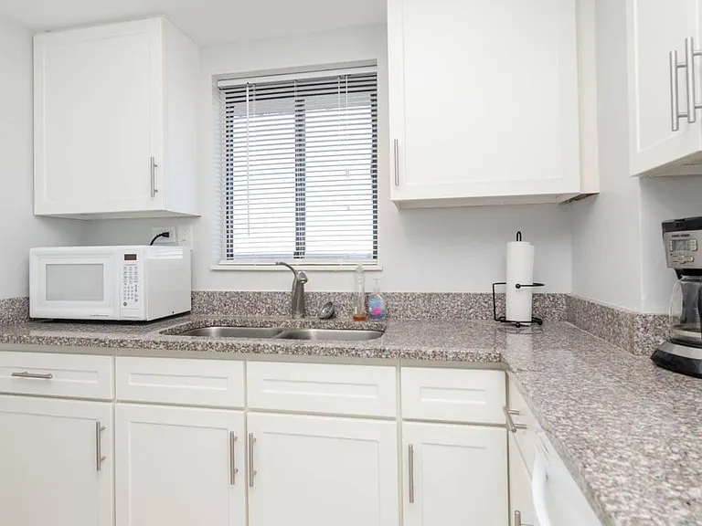 95 S Lumina Ave #8H — Photo 13
