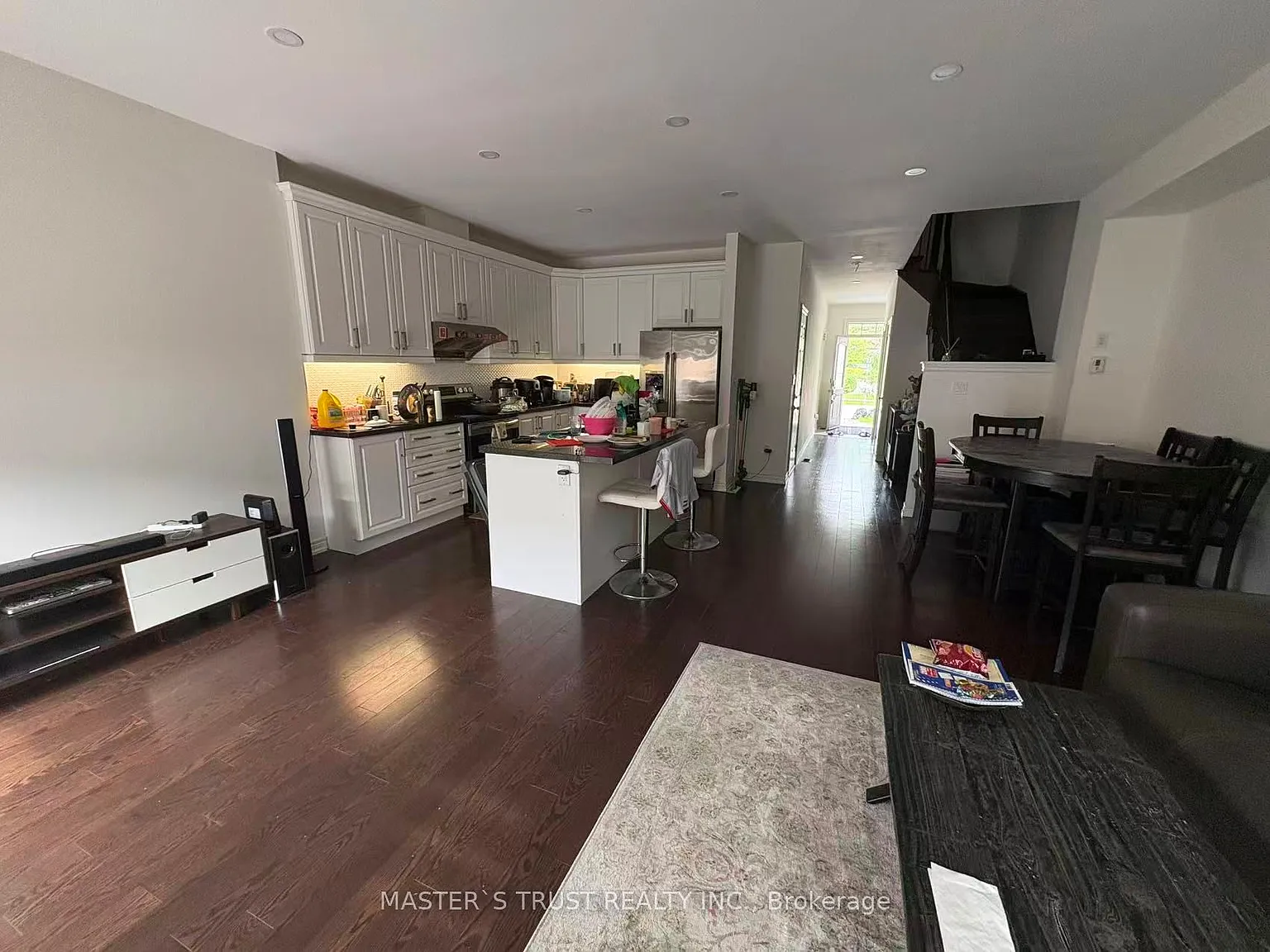 3 bed, $3,050 — Photo 4