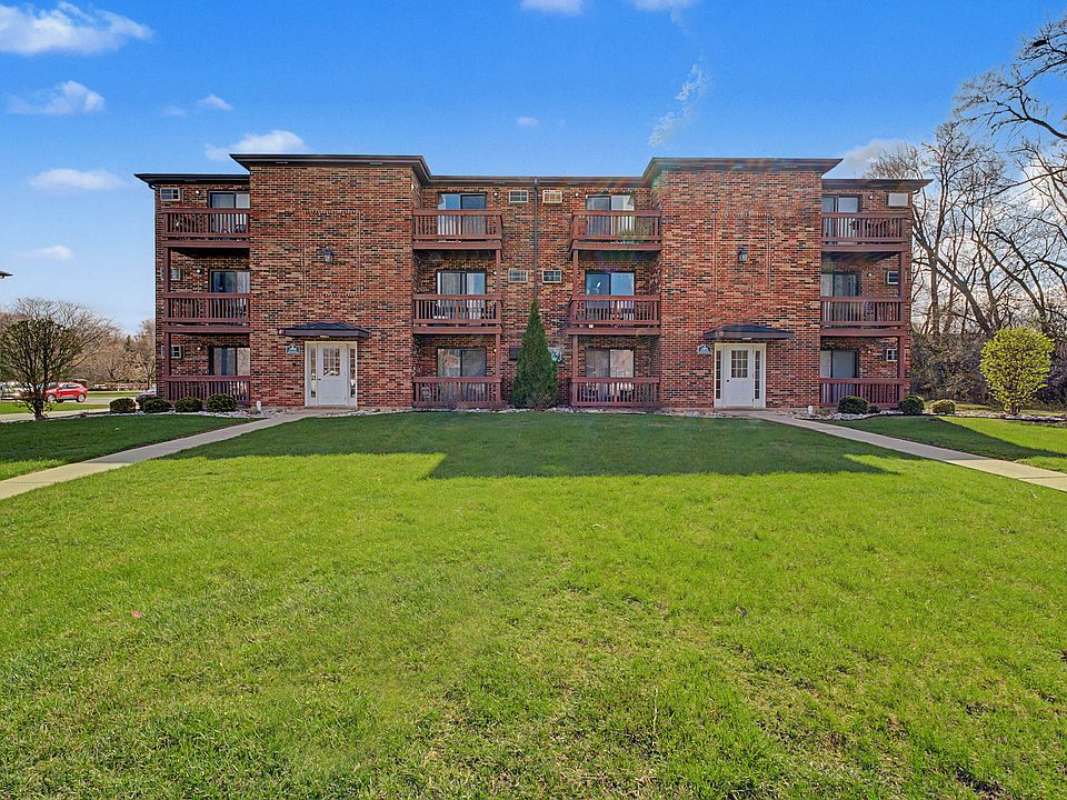 1st image of 1003 Spruce St APT 3B