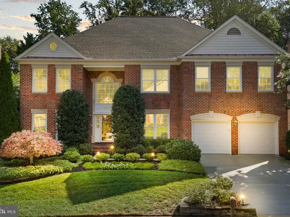 9419 Braymore Cir, Fairfax Station, VA 22039