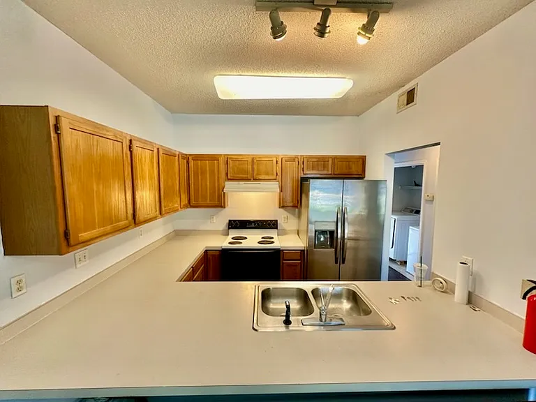 1828 Whispering Oaks Ln #1 — Photo 7