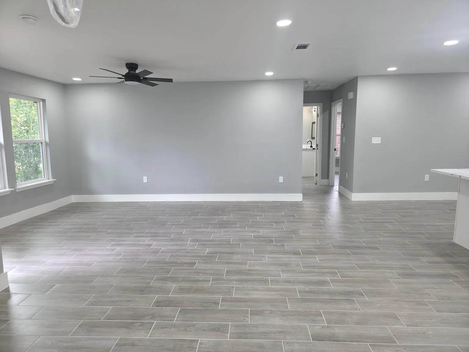 3 bed, 2.0 bath, 1185 sqft, $1,990 — Photo 4