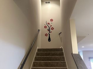 757 Stonegate Rd, Chanhassen, MN 55317