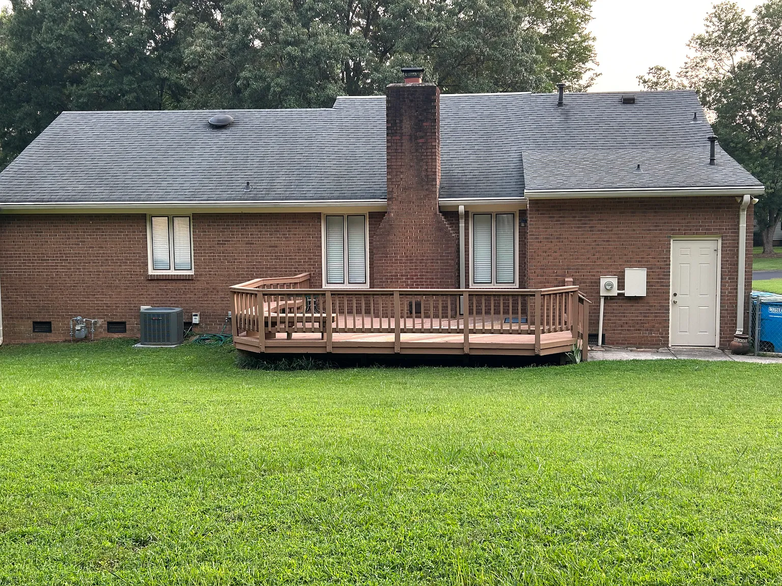 921 Glenshannon Rd — Photo 2
