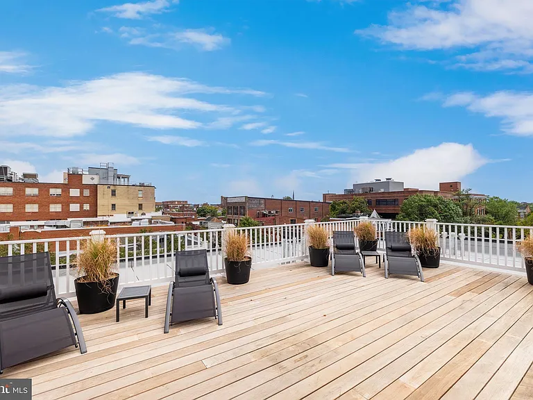 901 King St #201 — Photo 10
