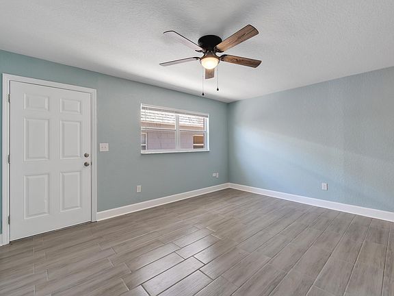 4th image of 139 E Patterson St #143