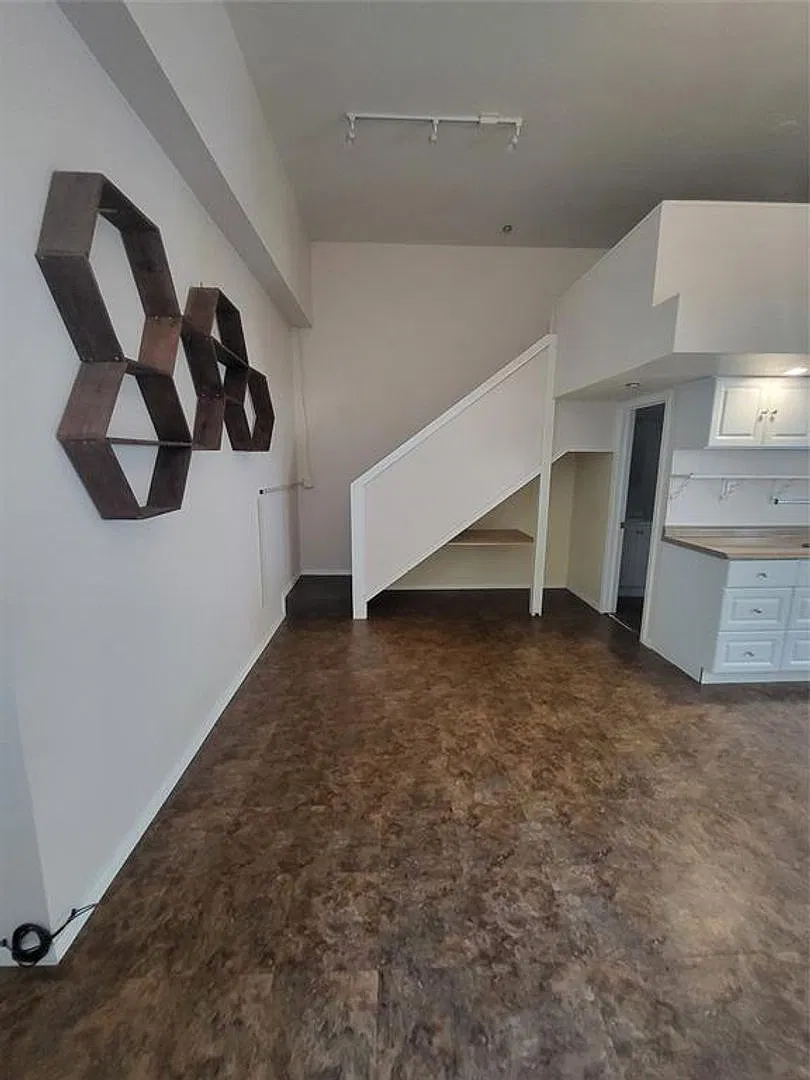 2200 Curtis Avenue — Photo 3