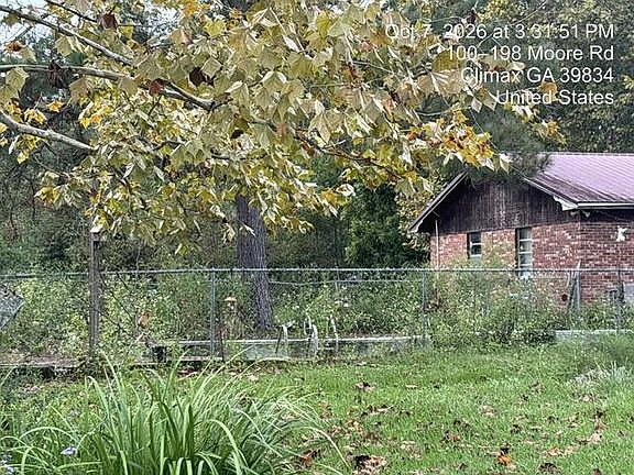 3rd image of 122 Moore Rd