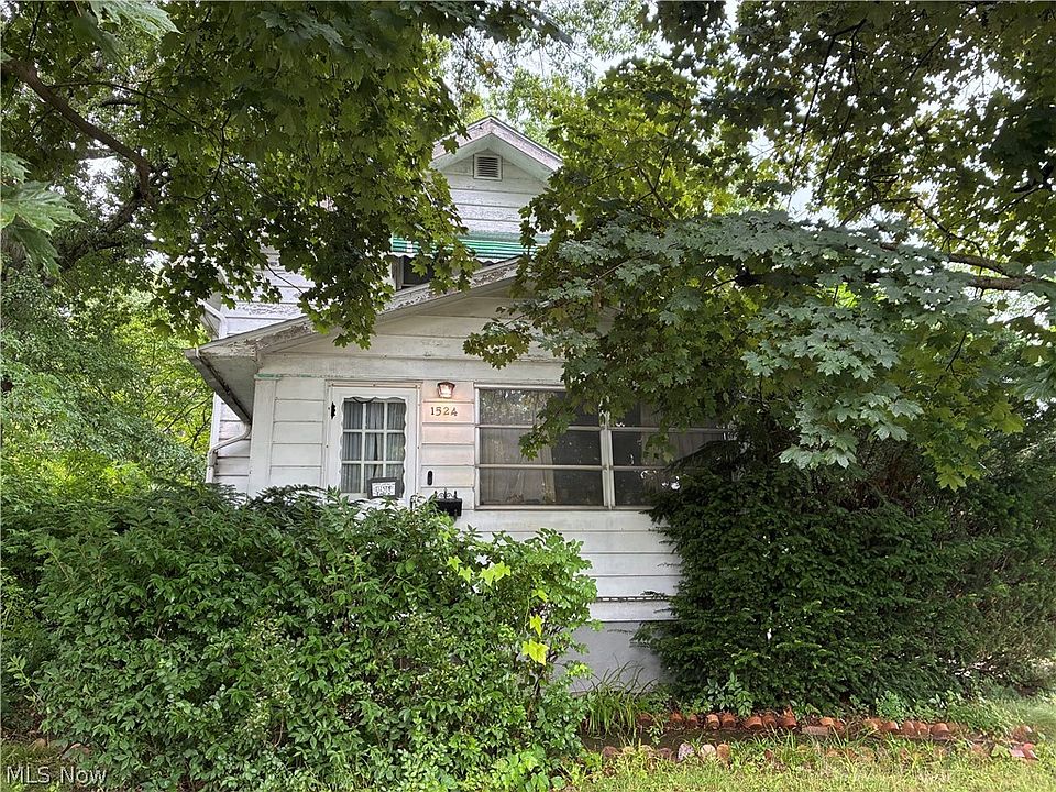1st image of 1524 3rd St SE