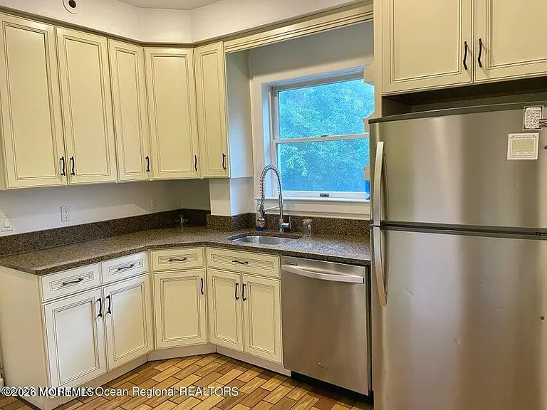 217 Elberon Blvd — Photo 4
