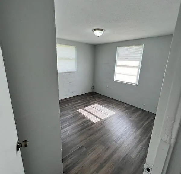 501 11th St W #A — Photo 3