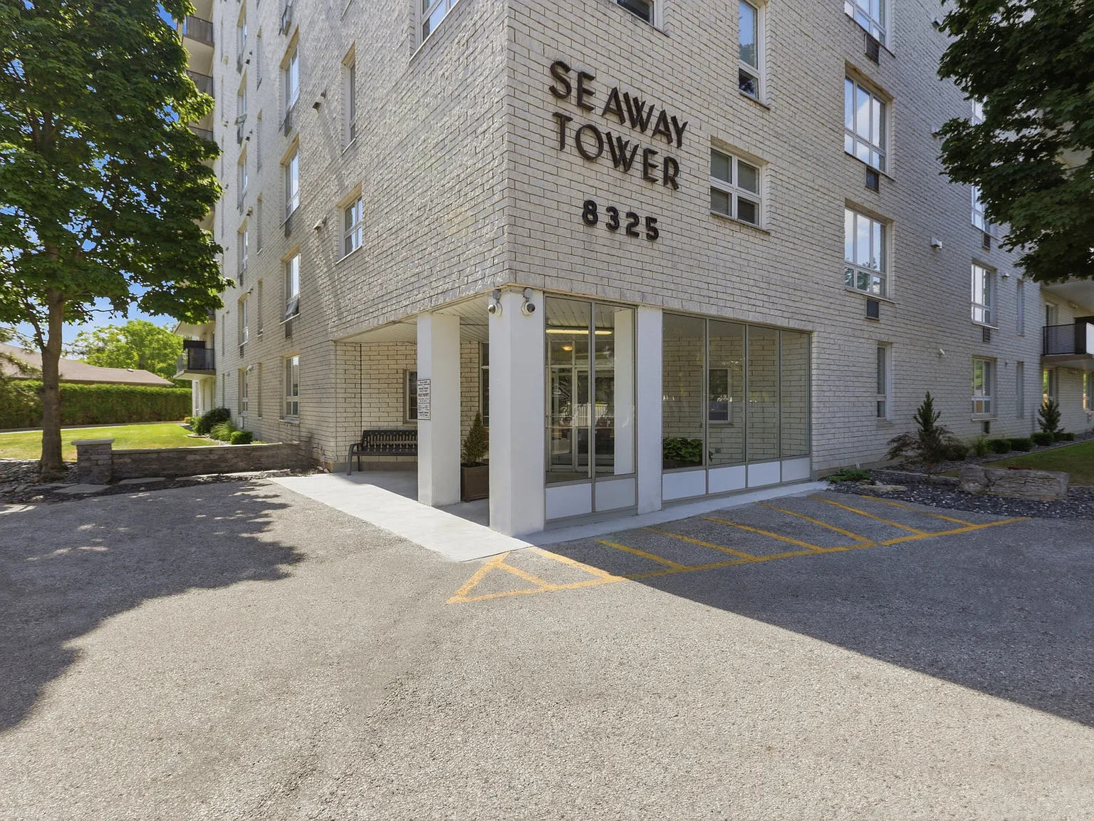Seaway Tower Apartments — Photo 3