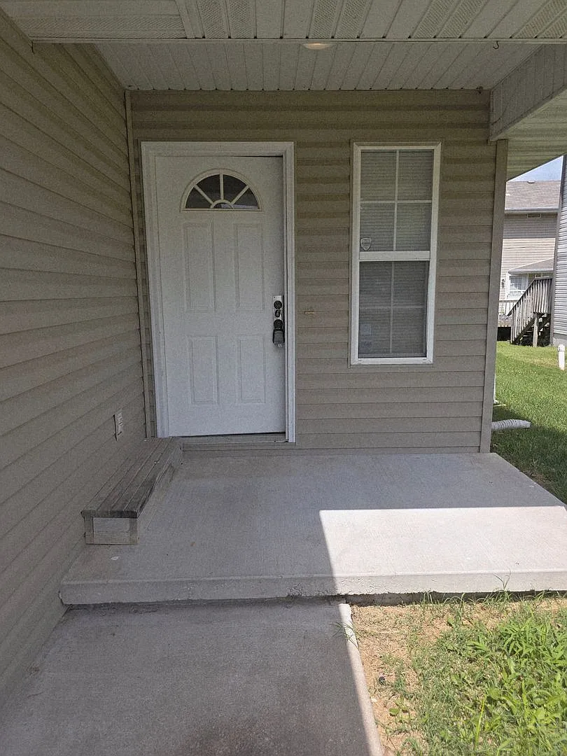 2 bdrm duplex — Photo 2