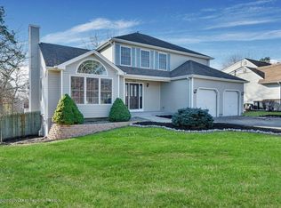 357 Neptune Dr, Manahawkin, NJ 08050