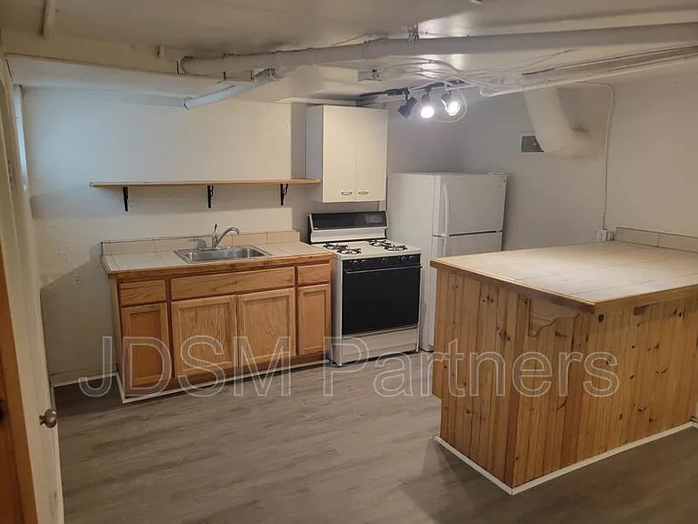 1260 Vine St #6 — Photo 1