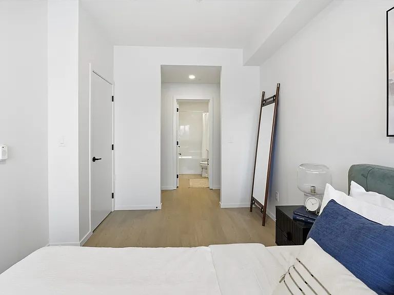 2535 Meadows Pkwy — Photo 14