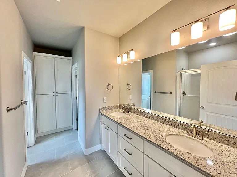904 Maple View St — Photo 11