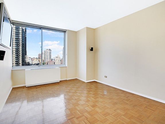 4th image of 404 E 79th St APT 20F