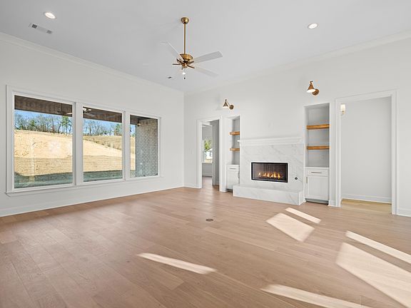 5th image of 231 Post Point