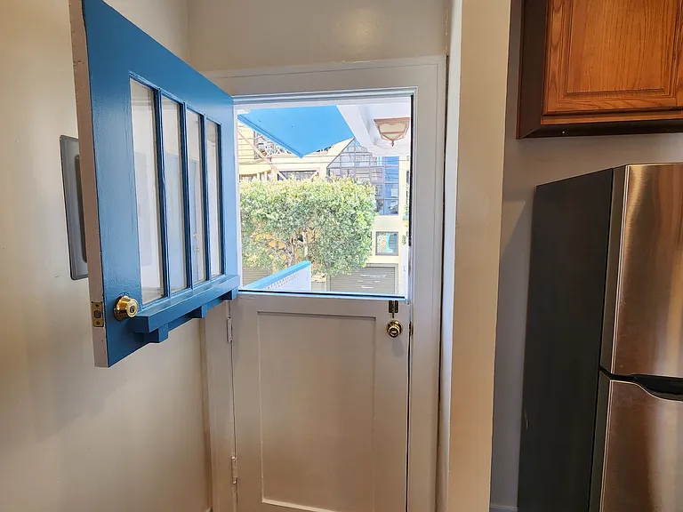 2215 Ocean Ave — Photo 5
