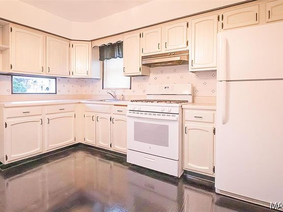 5th image of 8903 Pine Ave