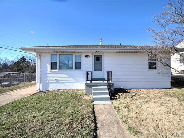 3309 Marmary Ln, Saint Ann, MO 63074