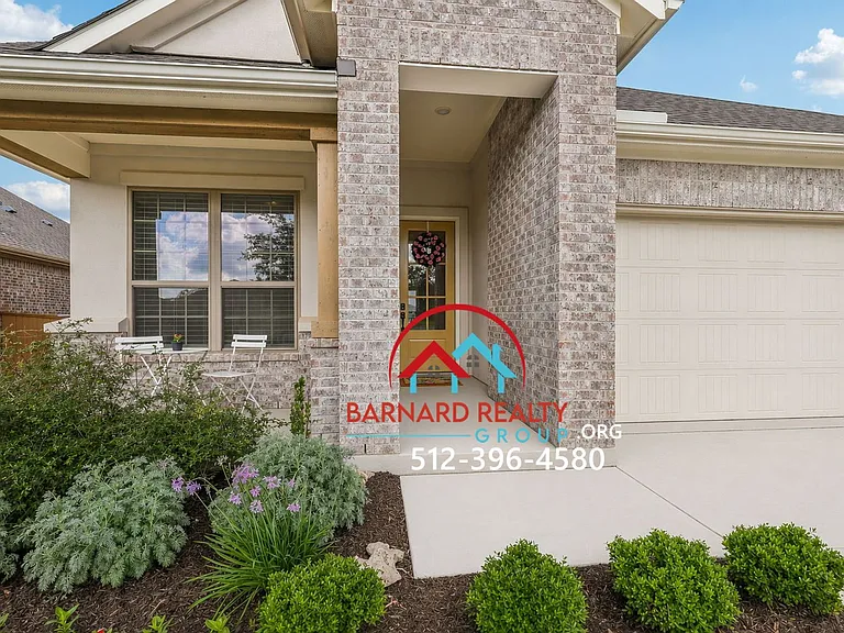 124 Fountain Grass Dr — Photo 3