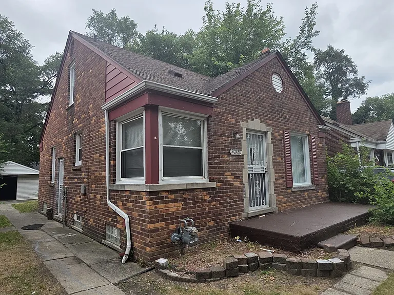 20536 Biltmore St — Photo 2