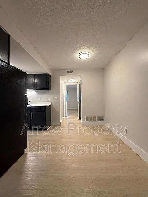 1 bed, 1.0 bath, 598 sqft, $736 — Photo 4