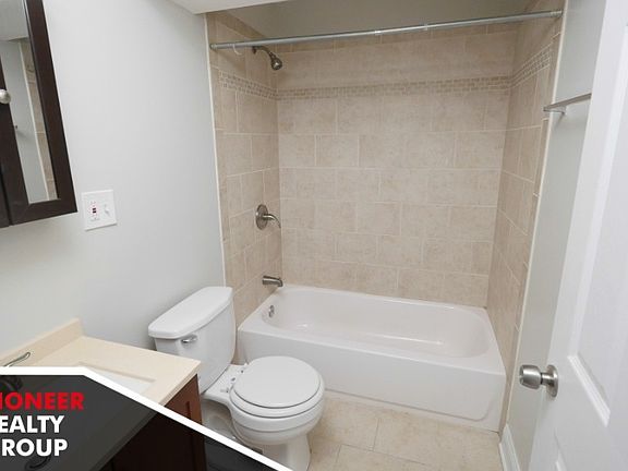 5th image of 1115 W Oakdale Ave #1117GDNN