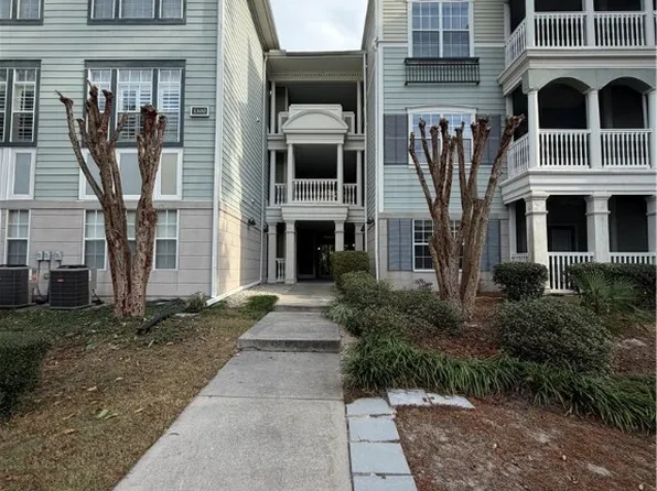 1313 Whitemarsh Way, Savannah, GA 31410