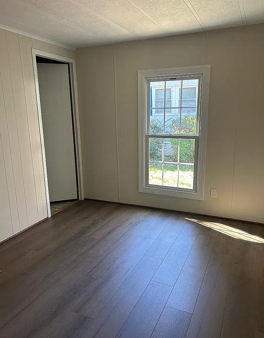 3 bed, 1056 sqft, $2,300 — Photo 2